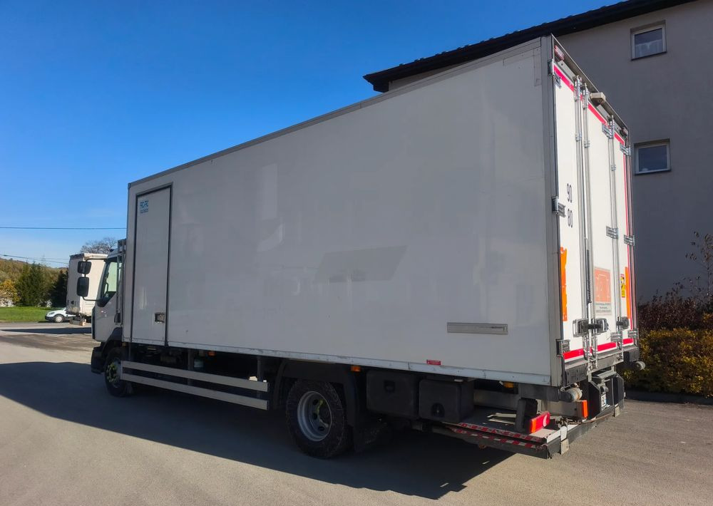 Renault GAMA D 16.250  chłodnia izoterma 16 palet klima - Refrigerator truck: picture 4 Renault GAMA D 16.250  chłodnia izoterma 16 palet klima - Refrigerator truck: picture 4