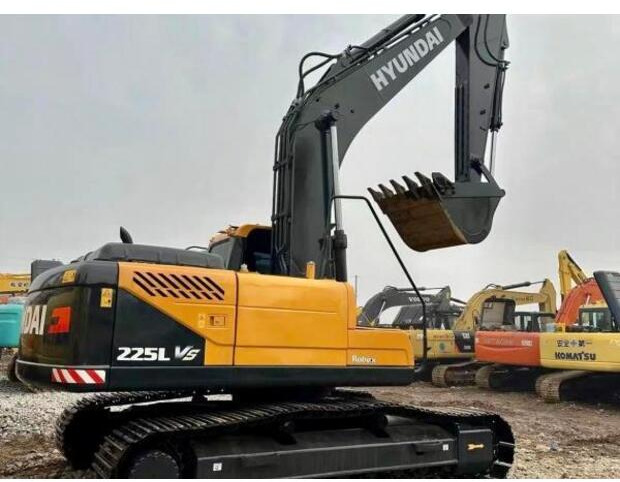 2023 Hyundai R225 - Crawler excavator: picture 1 2023 Hyundai R225 - Crawler excavator: picture 1