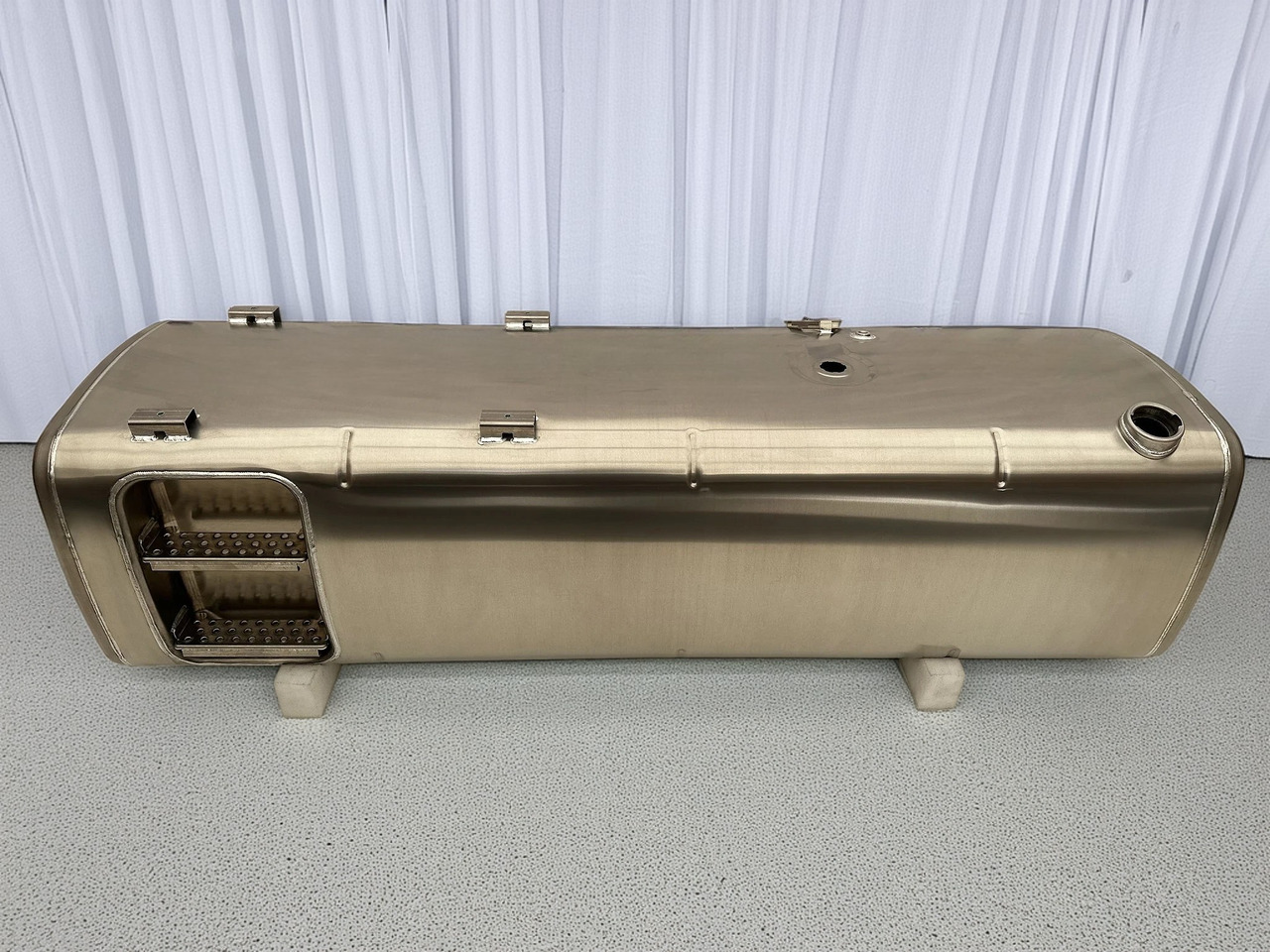 DAF  - Fuel tank: picture 1 DAF  - Fuel tank: picture 1