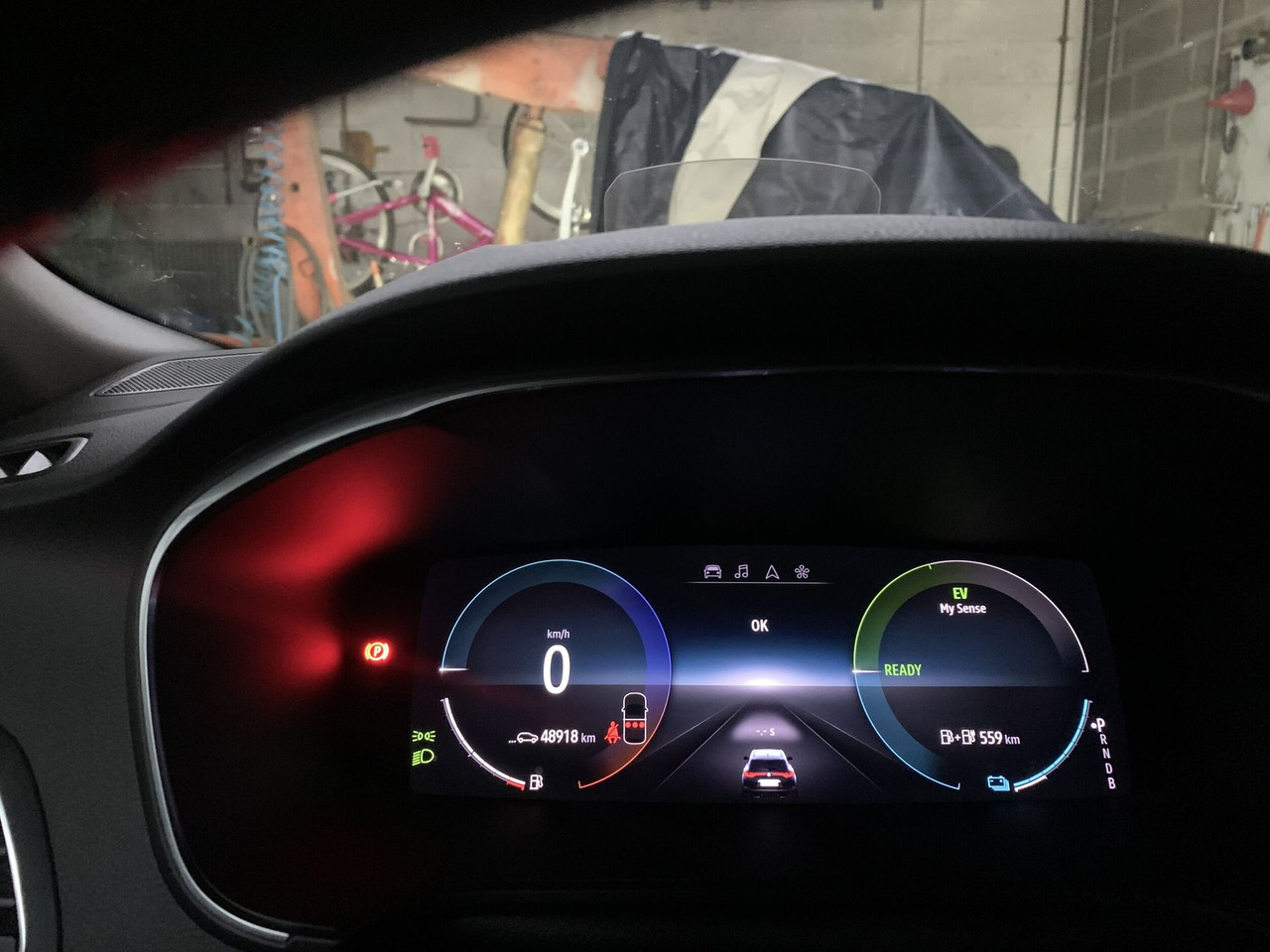 Mégane break 160 ch E-TECH PLUG-IN HYBRID finition ITENS - Car: picture 2 Mégane break 160 ch E-TECH PLUG-IN HYBRID finition ITENS - Car: picture 2