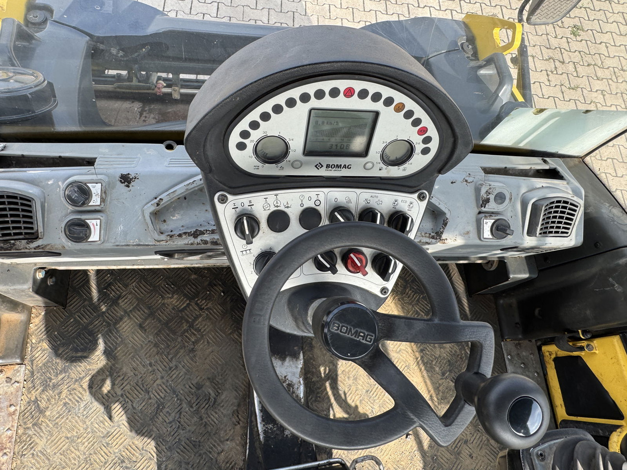 Bomag BW 151 AD-5 - Road roller: picture 4 Bomag BW 151 AD-5 - Road roller: picture 4