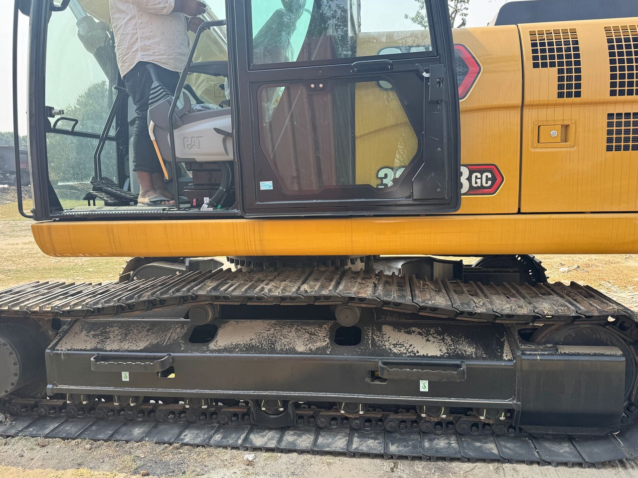 CATERPILLAR 323GC - Crawler excavator: picture 1 CATERPILLAR 323GC - Crawler excavator: picture 1