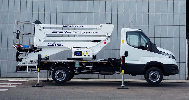 Oil & Steel Snake 2010 HE PLUS Sobre IVECO 35S14 Distancia entre ejes 3750 mm - Truck mounted aerial platform: picture 1 Oil & Steel Snake 2010 HE PLUS Sobre IVECO 35S14 Distancia entre ejes 3750 mm - Truck mounted aerial platform: picture 1