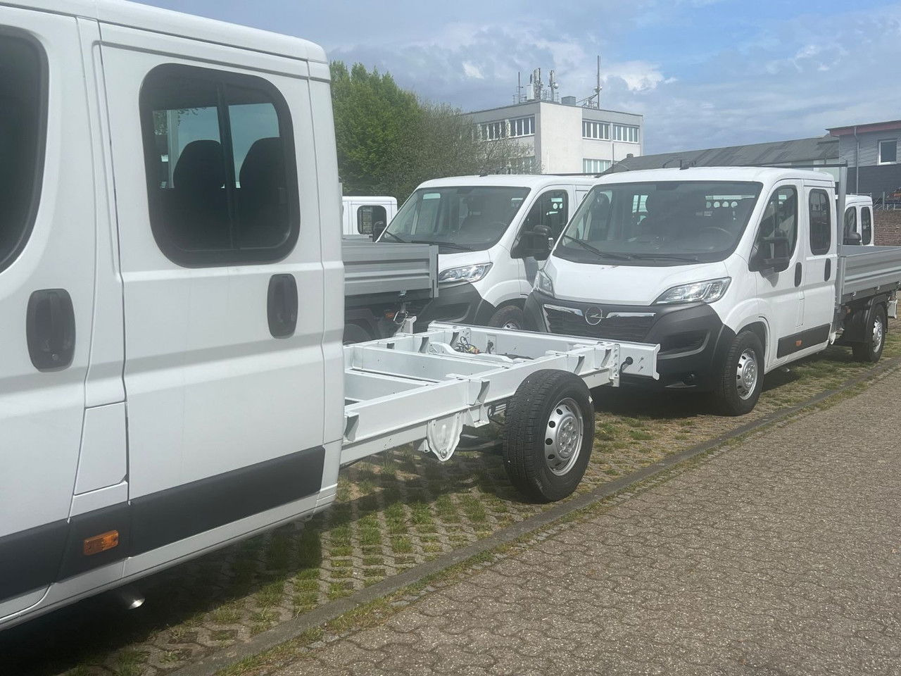 Opel Movano DoKa Kipper-Pritsche- L3H2 3,5t Edition Vermietung möglich - Tipper van, Combi van: picture 2 Opel Movano DoKa Kipper-Pritsche- L3H2 3,5t Edition Vermietung möglich - Tipper van, Combi van: picture 2