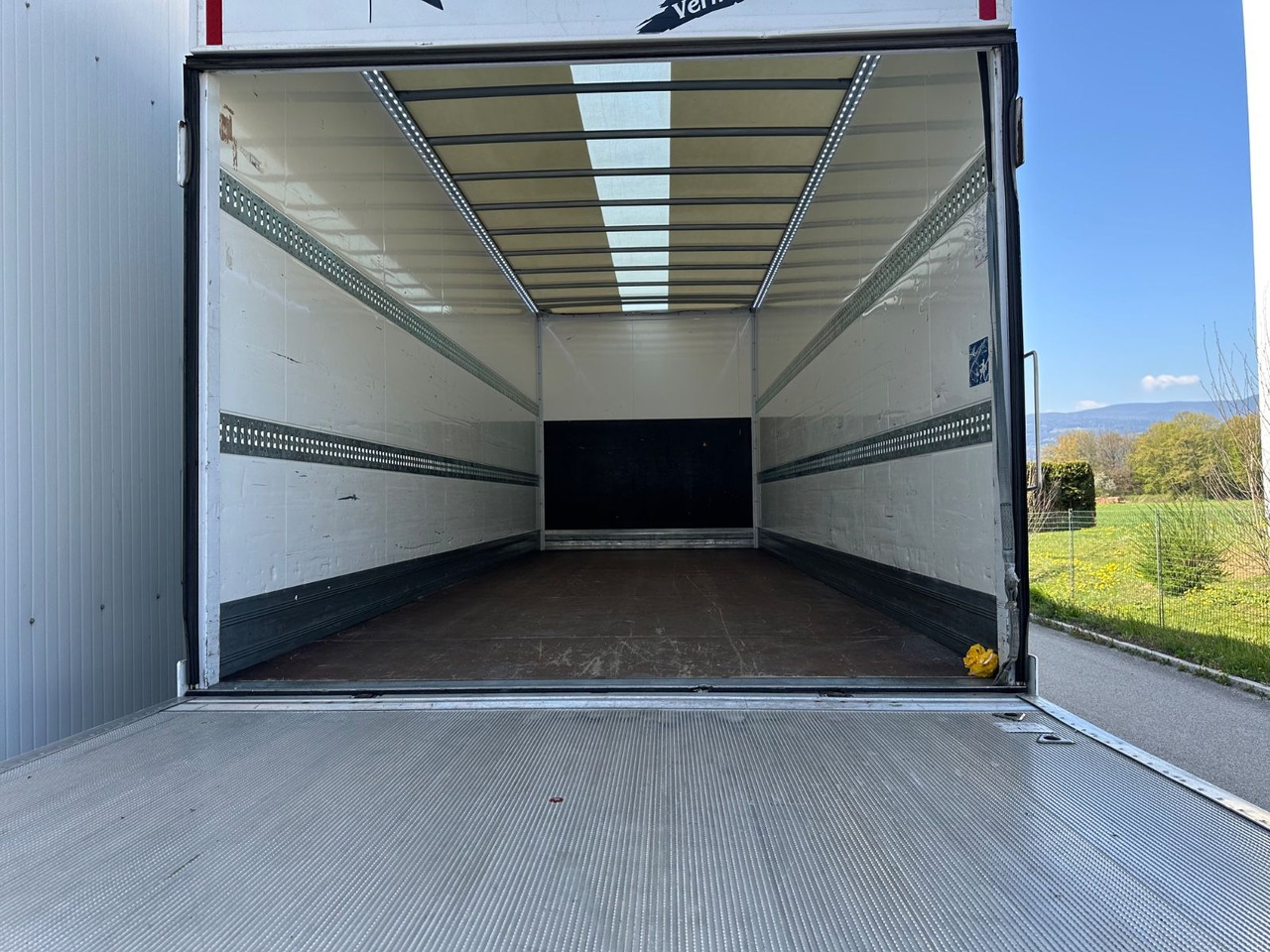 Mercedes-Benz Actros 1833 Koffer/LBW - Box truck: picture 5 Mercedes-Benz Actros 1833 Koffer/LBW - Box truck: picture 5
