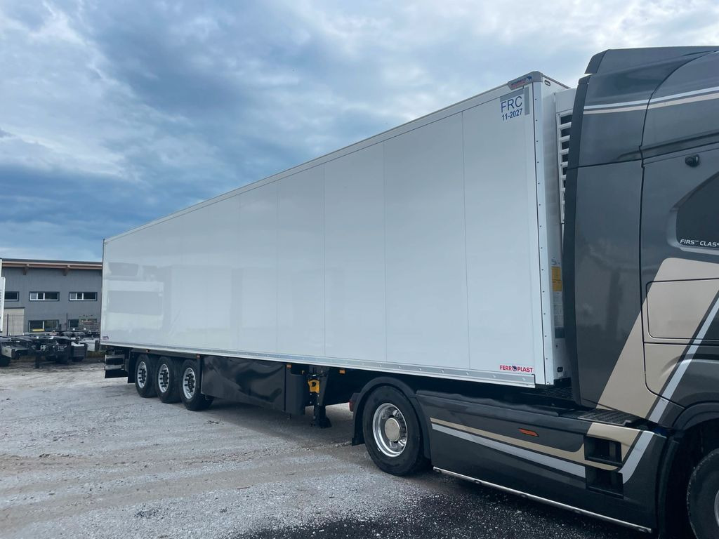 Schmitz Cargobull SKO 24 Cool V7 DoppelStock Blumenbreit - Refrigerator semi-trailer: picture 2 Schmitz Cargobull SKO 24 Cool V7 DoppelStock Blumenbreit - Refrigerator semi-trailer: picture 2