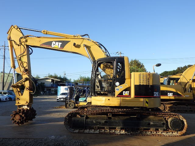 CAT 321CLCR - Crawler excavator: picture 2 CAT 321CLCR - Crawler excavator: picture 2