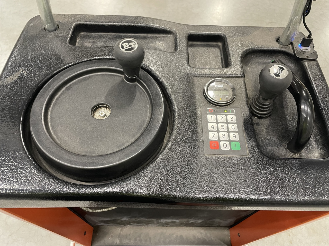 BT 609 AC TT - Order picker: picture 3 BT 609 AC TT - Order picker: picture 3