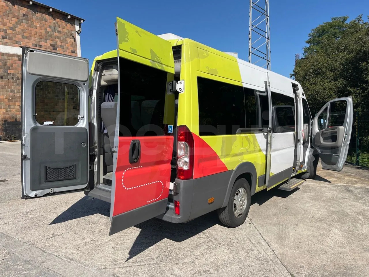 Suburban bus Peugeot 17P 440 BOXER: picture 8