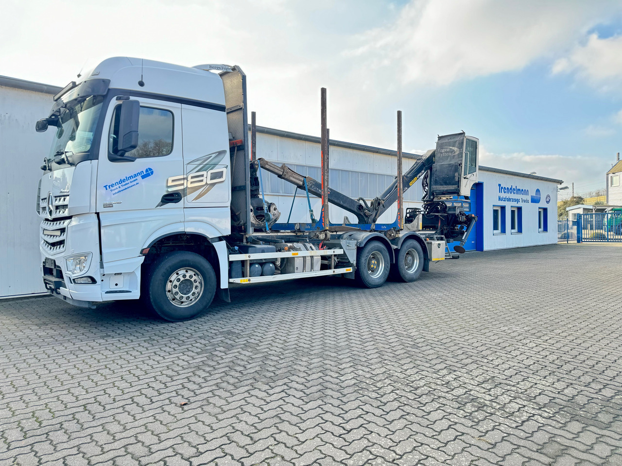 Mercedes Arocs 3358 L 6x4 Radstand 4500 Arocs 3358 L 6x4 Blatt-Luft Gefedert - Log truck: picture 3 Mercedes Arocs 3358 L 6x4 Radstand 4500 Arocs 3358 L 6x4 Blatt-Luft Gefedert - Log truck: picture 3