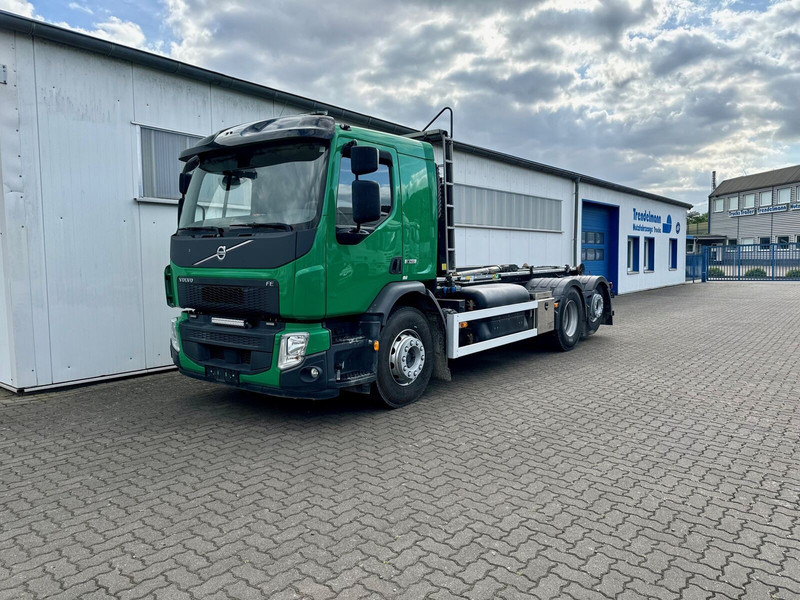 Volvo FE 330 6x2 Hooklift Joab 20 to 5400 mm Lenkachse - Hook lift truck: picture 1 Volvo FE 330 6x2 Hooklift Joab 20 to 5400 mm Lenkachse - Hook lift truck: picture 1