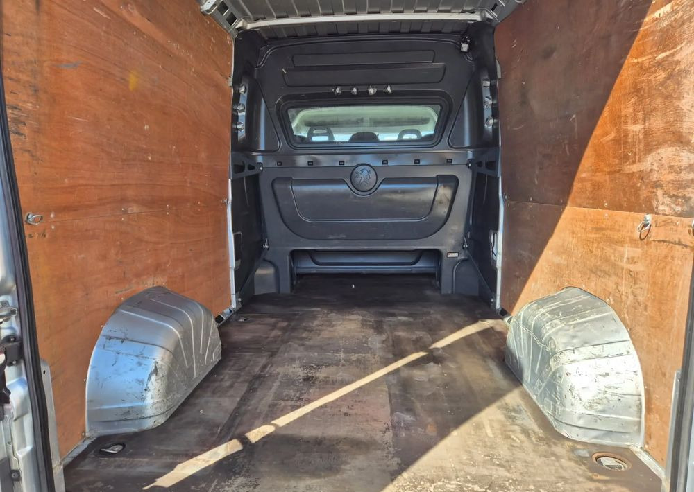 Peugeot Boxer 130KM Brygadówka L3H2 - Combi van: picture 4 Peugeot Boxer 130KM Brygadówka L3H2 - Combi van: picture 4