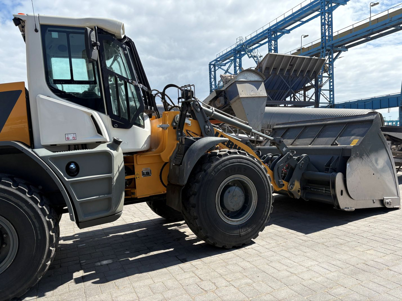 LIEBHERR L538 - Wheel loader: picture 2 LIEBHERR L538 - Wheel loader: picture 2