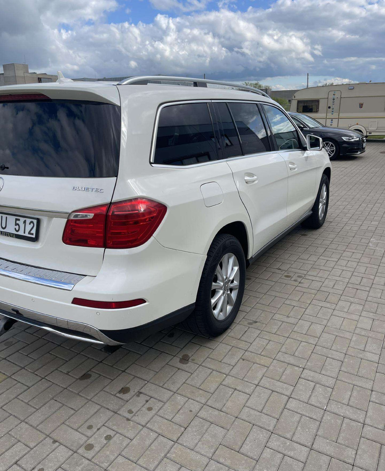 Mercedes-Benz GL350 - SUV: picture 3 Mercedes-Benz GL350 - SUV: picture 3
