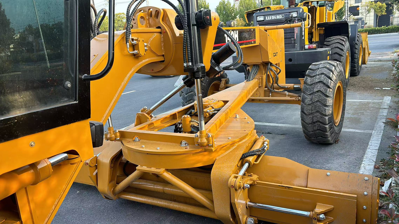 CATERPILLAR 140H used motor grader source supplier - Grader: picture 5 CATERPILLAR 140H used motor grader source supplier - Grader: picture 5