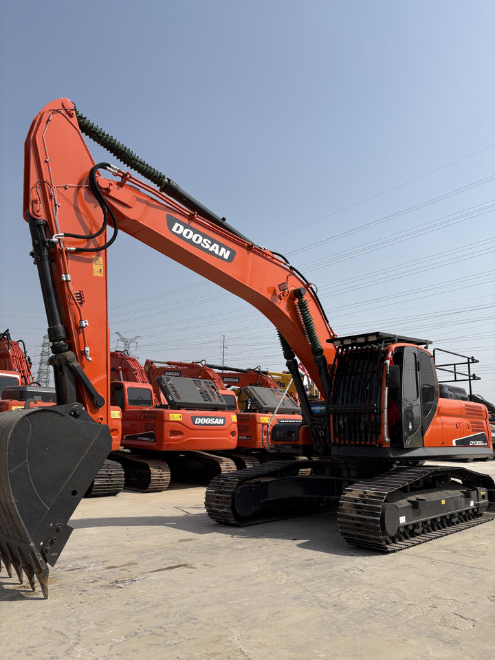 DOOSAN Dx300cl low work hours original excavator - Crawler excavator: picture 3 DOOSAN Dx300cl low work hours original excavator - Crawler excavator: picture 3
