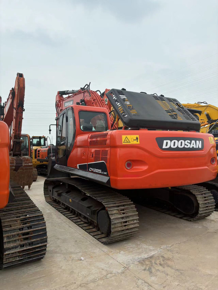 DOOSAN dx225 excavator original hot sale - Crawler excavator: picture 2 DOOSAN dx225 excavator original hot sale - Crawler excavator: picture 2
