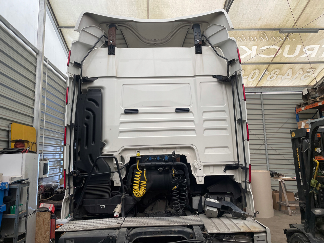 GOŁA KABINA MAN TGX XLX BIAŁA EURO 6 KOLOR RAL 9010 - Cab for Truck: picture 2 GOŁA KABINA MAN TGX XLX BIAŁA EURO 6 KOLOR RAL 9010 - Cab for Truck: picture 2