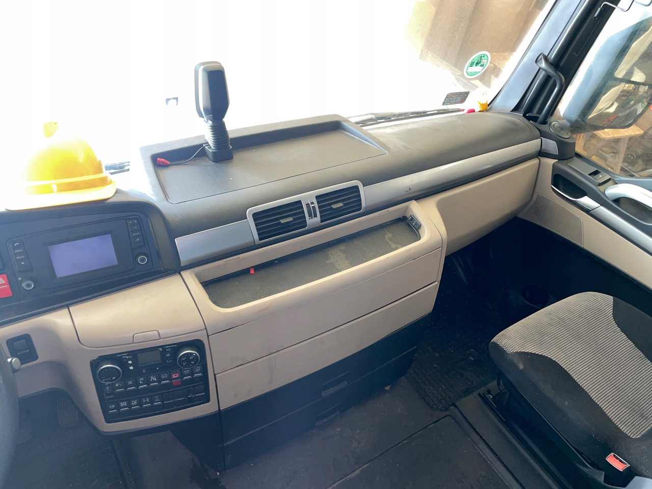 KOMPLETNA KABINA MAN TGX XXL EURO 6 LIFT JASNY ŚRODEK - Cab for Truck: picture 3 KOMPLETNA KABINA MAN TGX XXL EURO 6 LIFT JASNY ŚRODEK - Cab for Truck: picture 3