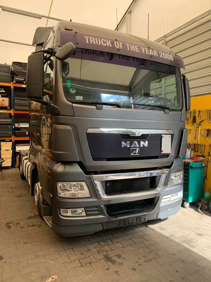 MASKA ATRAPA GRILL POLIK OWIEWKA MAN TGX - Hood for Truck: picture 3 MASKA ATRAPA GRILL POLIK OWIEWKA MAN TGX - Hood for Truck: picture 3