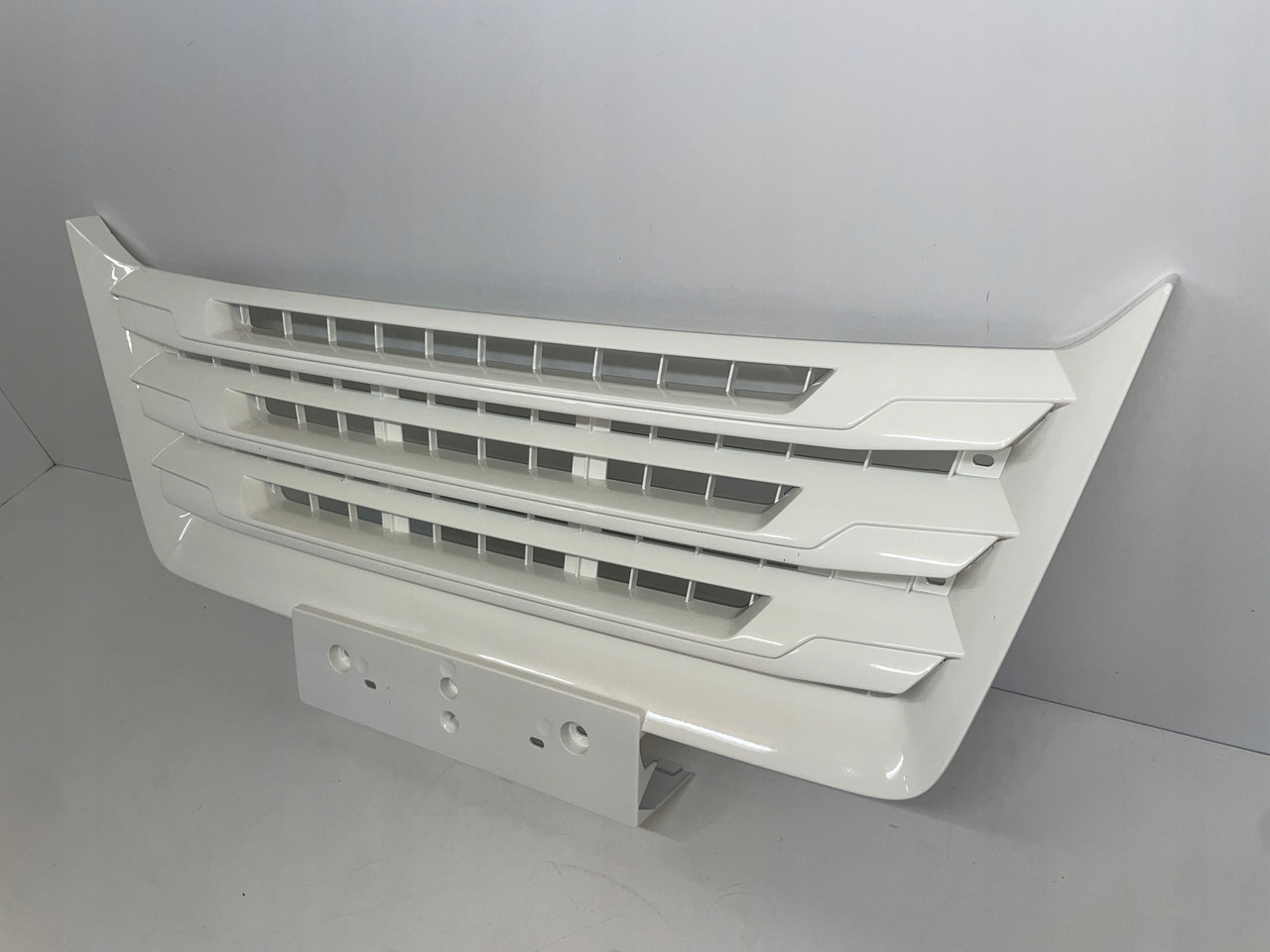 ŚRODKOWY GRILL ZDERZAKA MAN TGX TG3 TGX 3 ATRAPA 81416146085 - Grill for Truck: picture 3 ŚRODKOWY GRILL ZDERZAKA MAN TGX TG3 TGX 3 ATRAPA 81416146085 - Grill for Truck: picture 3