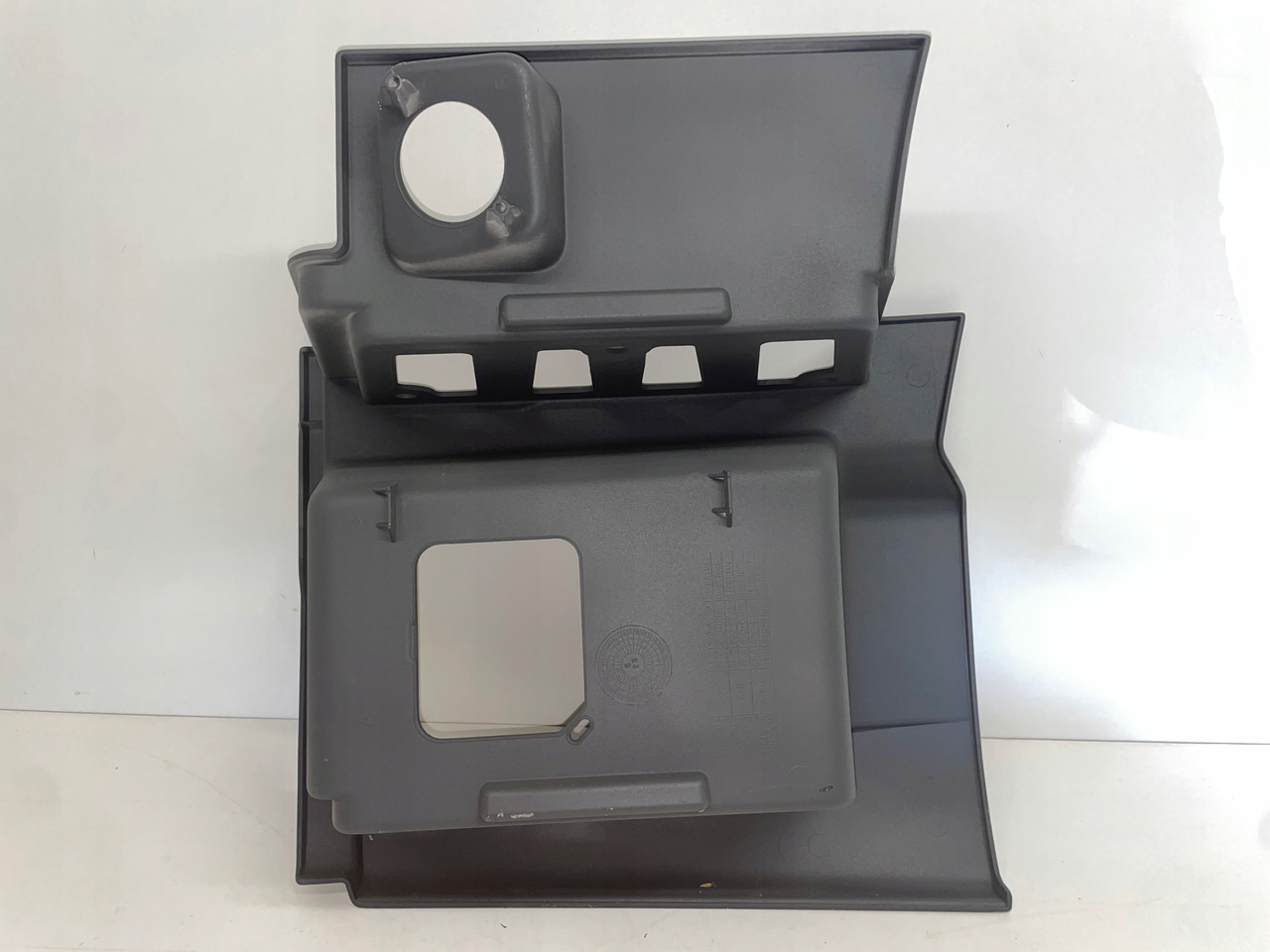 STOPNICA DOLNY STOPIEŃ PRAWY MAN TGS TGXS TG-3 81615200092 - Footstep for Truck: picture 4 STOPNICA DOLNY STOPIEŃ PRAWY MAN TGS TGXS TG-3 81615200092 - Footstep for Truck: picture 4