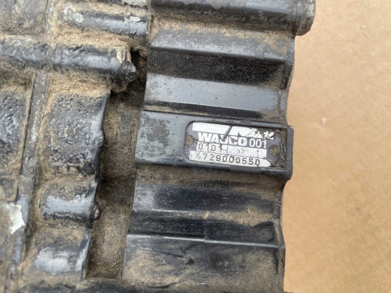 ZAWÓR PODUSZEK ECAS MAN TGA TGX TGS 4729000550 - Air suspension for Truck: picture 3 ZAWÓR PODUSZEK ECAS MAN TGA TGX TGS 4729000550 - Air suspension for Truck: picture 3