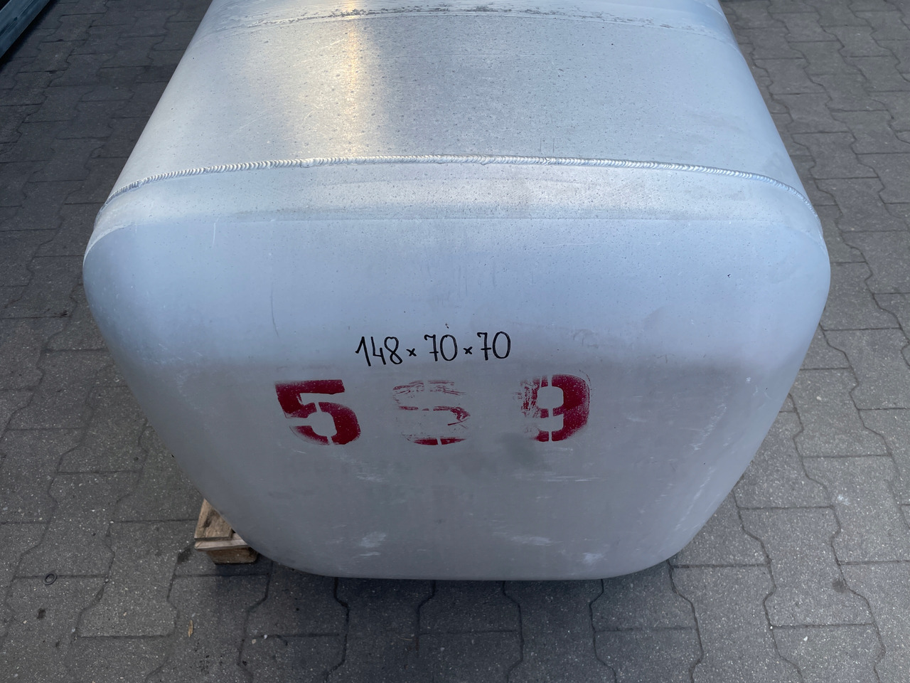 ZBIORNIK PALIWA MERCEDES ACTROS 595 L 40 A9344700601 - Fuel tank for Truck: picture 3 ZBIORNIK PALIWA MERCEDES ACTROS 595 L 40 A9344700601 - Fuel tank for Truck: picture 3