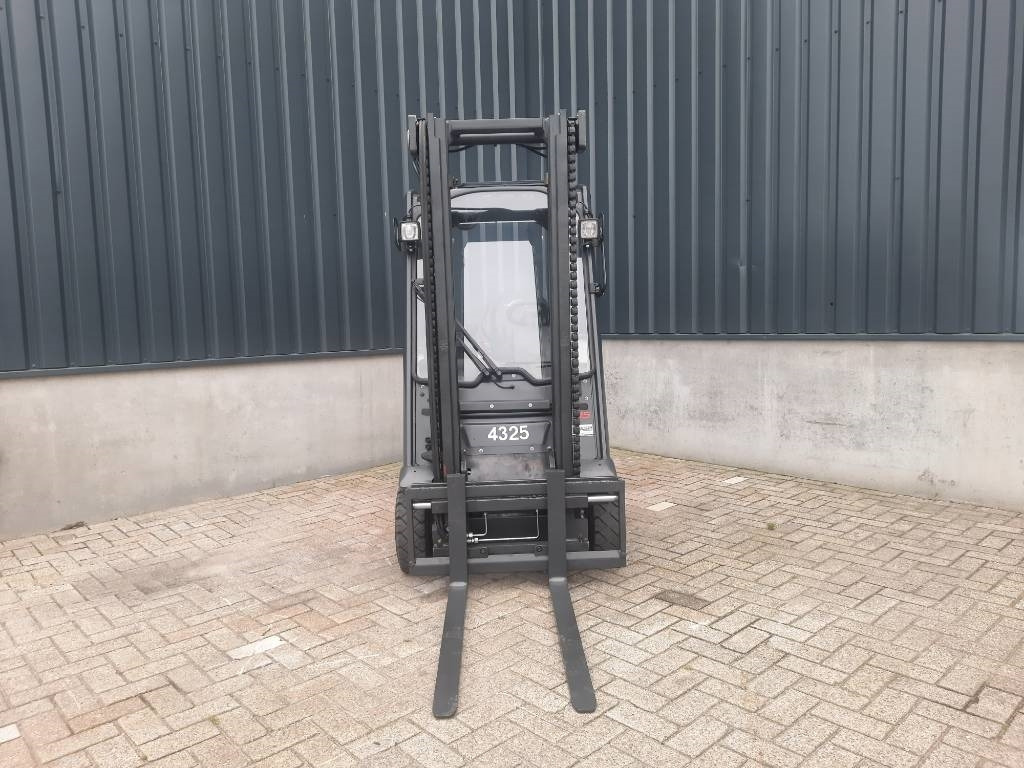 Linde E15-02 - Electric forklift: picture 4 Linde E15-02 - Electric forklift: picture 4
