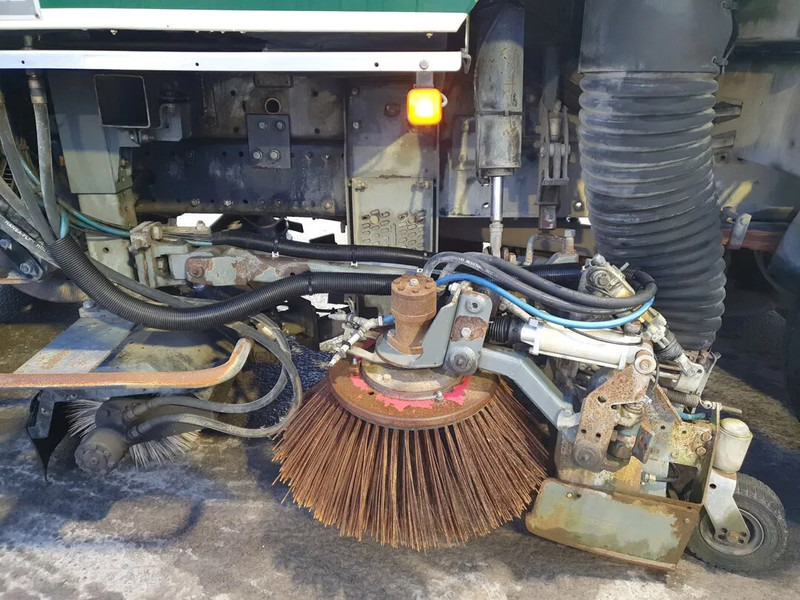 Road sweeper MAN LE 15.250 Eurovoirie Sweeper Manual Steelsuspension Euro 3 2007: picture 7