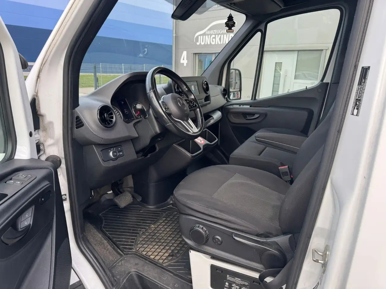 Mercedes-Benz Sprinter 317 CDI Maxi Lang LED MBUX Klima - Panel van: picture 3 Mercedes-Benz Sprinter 317 CDI Maxi Lang LED MBUX Klima - Panel van: picture 3