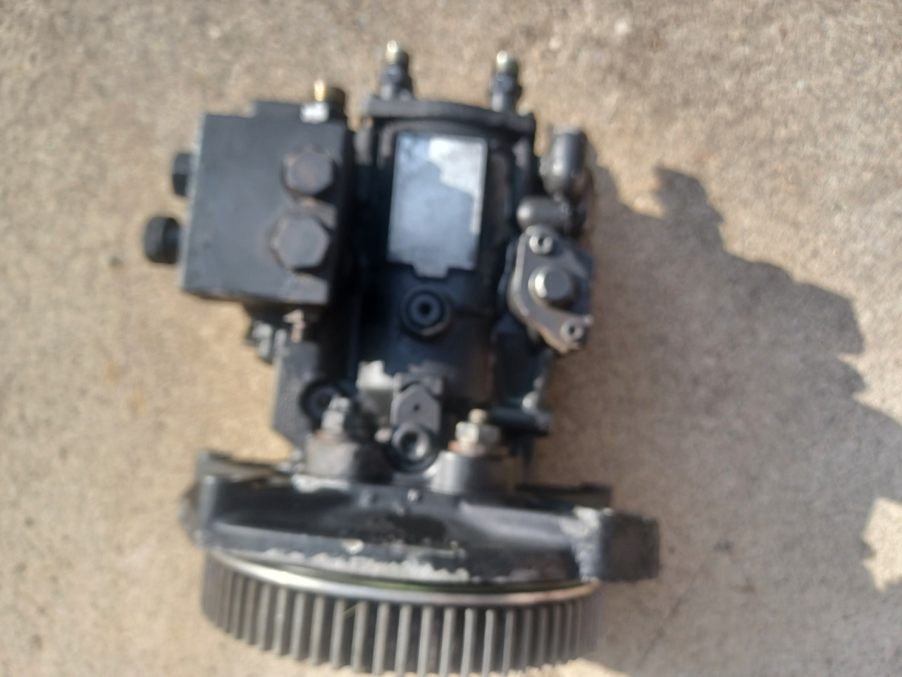 Bosch Einspritzpumpe L 2000 D0834 LFL 03, Artikel - Nr. : 0470501417 - Fuel pump for Truck: picture 1 Bosch Einspritzpumpe L 2000 D0834 LFL 03, Artikel - Nr. : 0470501417 - Fuel pump for Truck: picture 1