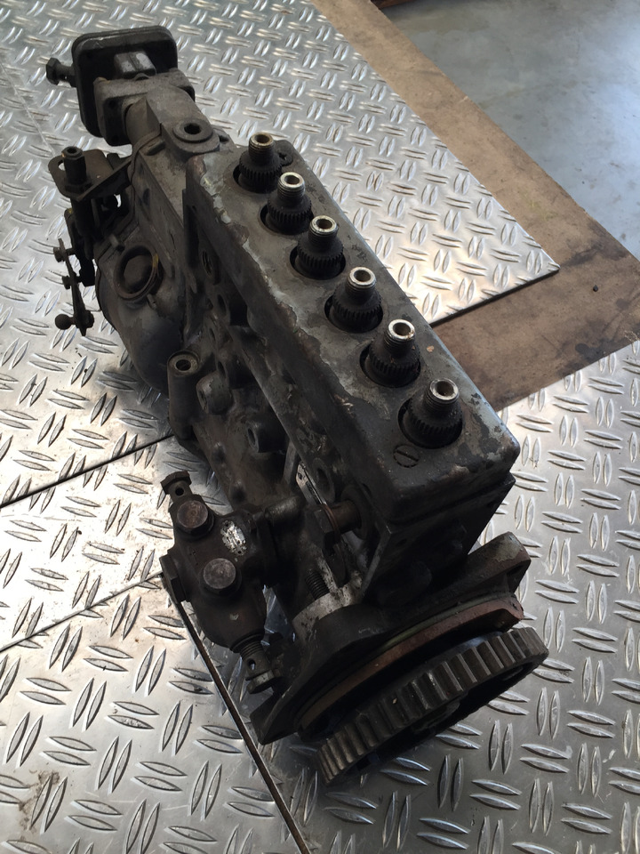 Gebrauchte Einspritzpumpe, Bosch - Nr. : 0 402 046 139 - 7802 - Fuel pump for Truck: picture 3 Gebrauchte Einspritzpumpe, Bosch - Nr. : 0 402 046 139 - 7802 - Fuel pump for Truck: picture 3