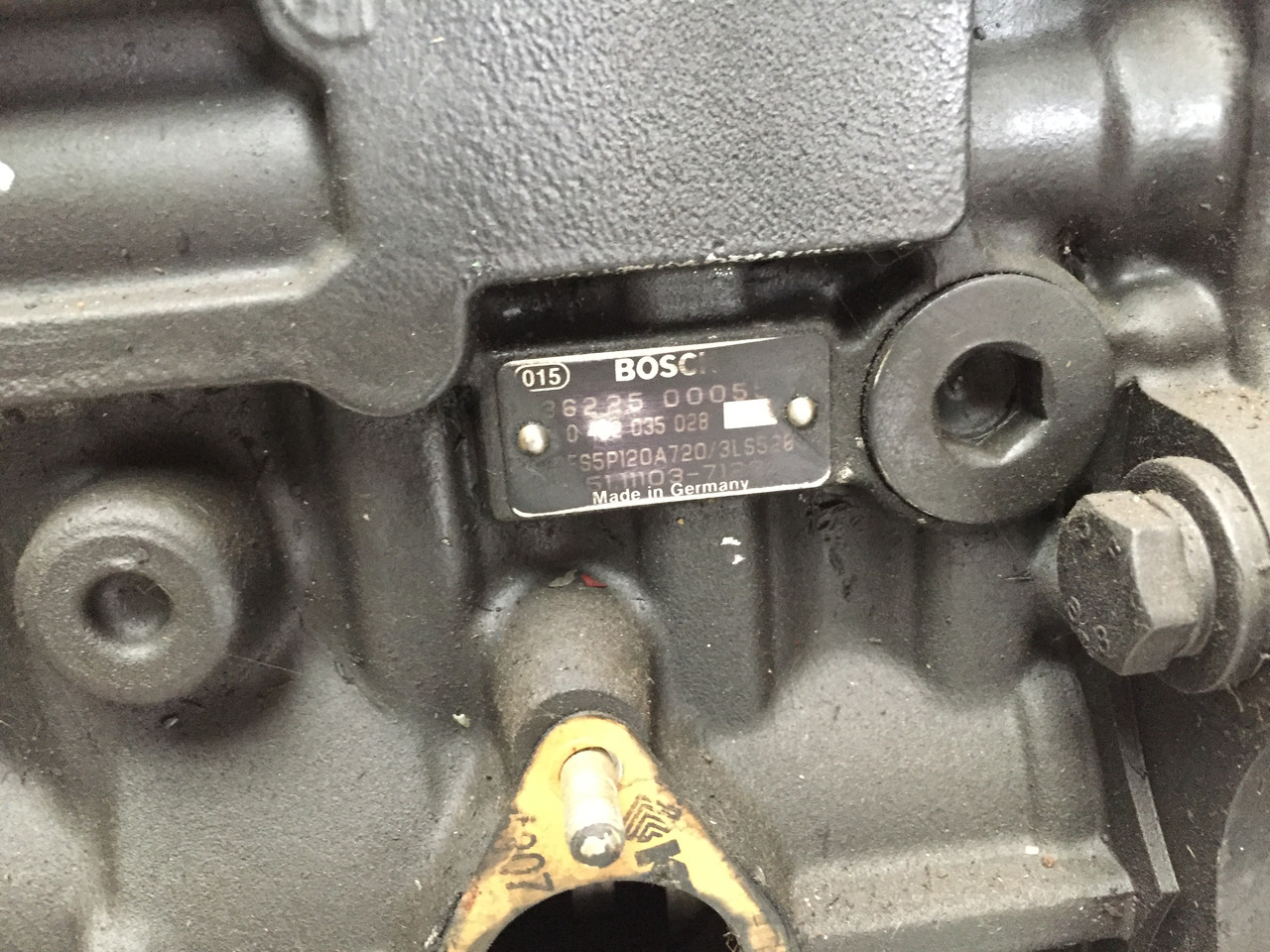 ---Gebrauchte Einspritzpumpe MAN 322, 5 Zylinder, Bosch - Nr. : 0402 035 028, MAN 51.11103 - 7122 - Fuel pump for Truck: picture 4 ---Gebrauchte Einspritzpumpe MAN 322, 5 Zylinder, Bosch - Nr. : 0402 035 028, MAN 51.11103 - 7122 - Fuel pump for Truck: picture 4