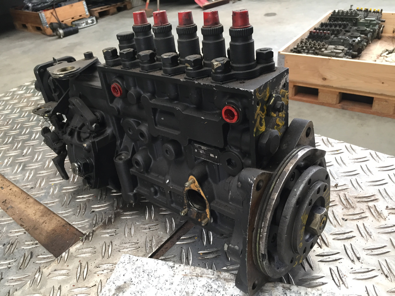 ---Gebrauchte Einspritzpumpe MAN 322, 5 Zylinder, Bosch - Nr. : 0402 035 028, MAN 51.11103 - 7122 - Fuel pump for Truck: picture 1 ---Gebrauchte Einspritzpumpe MAN 322, 5 Zylinder, Bosch - Nr. : 0402 035 028, MAN 51.11103 - 7122 - Fuel pump for Truck: picture 1