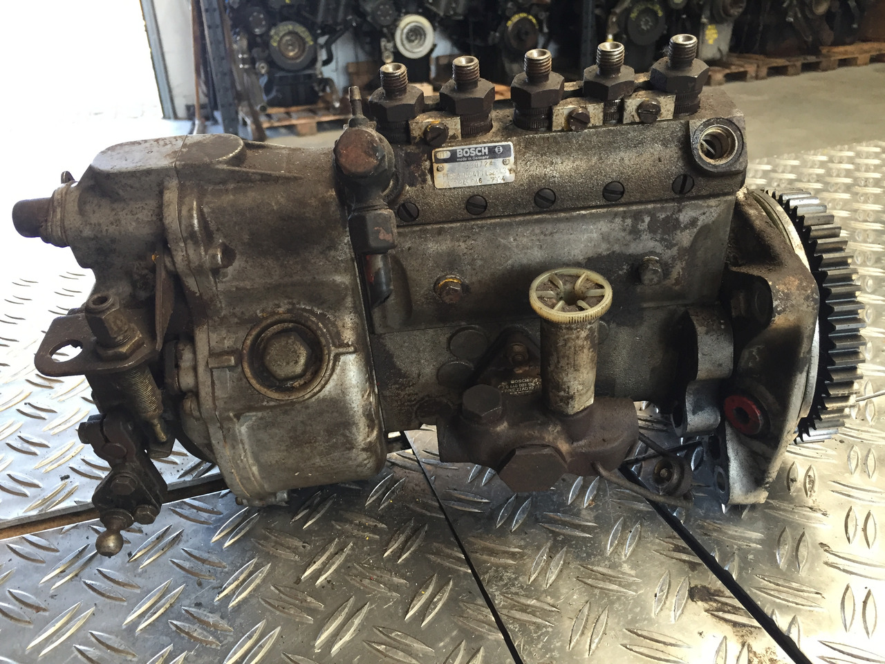 Gebrauchte Einspritzpumpe MAN, Bosch - Nr. : 0 400 845 046 7934 - Fuel pump for Truck: picture 1 Gebrauchte Einspritzpumpe MAN, Bosch - Nr. : 0 400 845 046 7934 - Fuel pump for Truck: picture 1