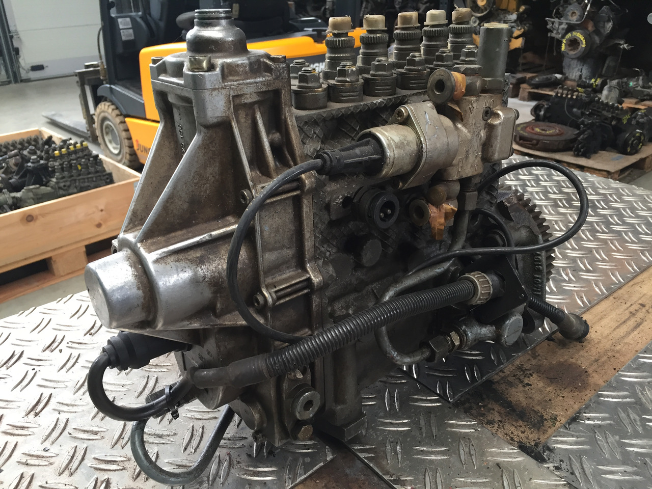 Gebrauchte Einspritzpumpe MAN, Bosch - Nr. : 0402 795 202, MAN 51.11103 - 7405 - Fuel pump for Truck: picture 2 Gebrauchte Einspritzpumpe MAN, Bosch - Nr. : 0402 795 202, MAN 51.11103 - 7405 - Fuel pump for Truck: picture 2