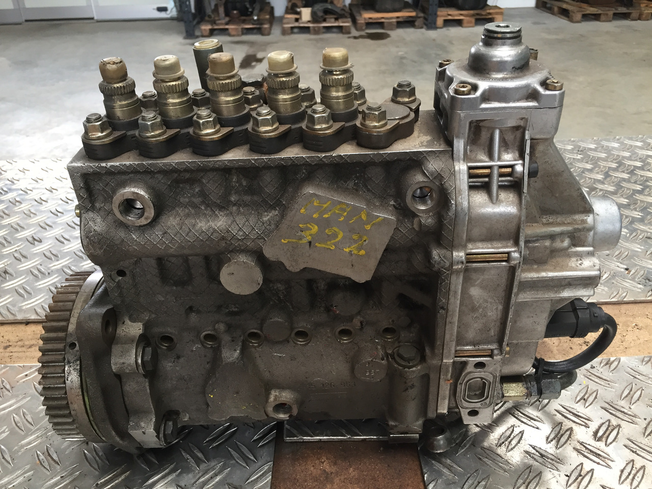 Gebrauchte Einspritzpumpe MAN, Bosch - Nr. : 0402 795 202, MAN 51.11103 - 7405 - Fuel pump for Truck: picture 1 Gebrauchte Einspritzpumpe MAN, Bosch - Nr. : 0402 795 202, MAN 51.11103 - 7405 - Fuel pump for Truck: picture 1