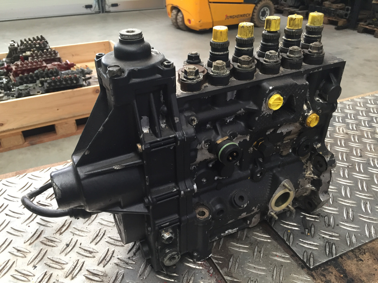 Gebrauchte Einspritzpumpe MAN TGA, 5 Zylinder, Bosch - Nr. : 0402 795 204, MAN 59.11103 - 7538 - Fuel pump for Truck: picture 2 Gebrauchte Einspritzpumpe MAN TGA, 5 Zylinder, Bosch - Nr. : 0402 795 204, MAN 59.11103 - 7538 - Fuel pump for Truck: picture 2