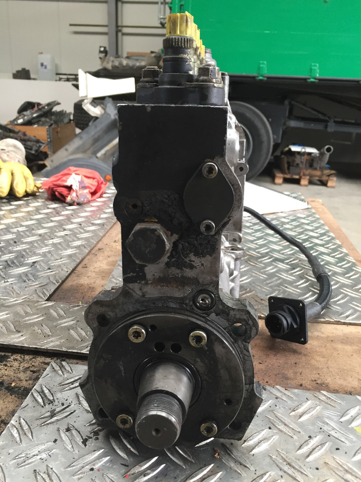 Gebrauchte Einspritzpumpe MAN TGA, 5 Zylinder, Bosch - Nr. : 0402 795 204, MAN 59.11103 - 7538 - Fuel pump for Truck: picture 5 Gebrauchte Einspritzpumpe MAN TGA, 5 Zylinder, Bosch - Nr. : 0402 795 204, MAN 59.11103 - 7538 - Fuel pump for Truck: picture 5