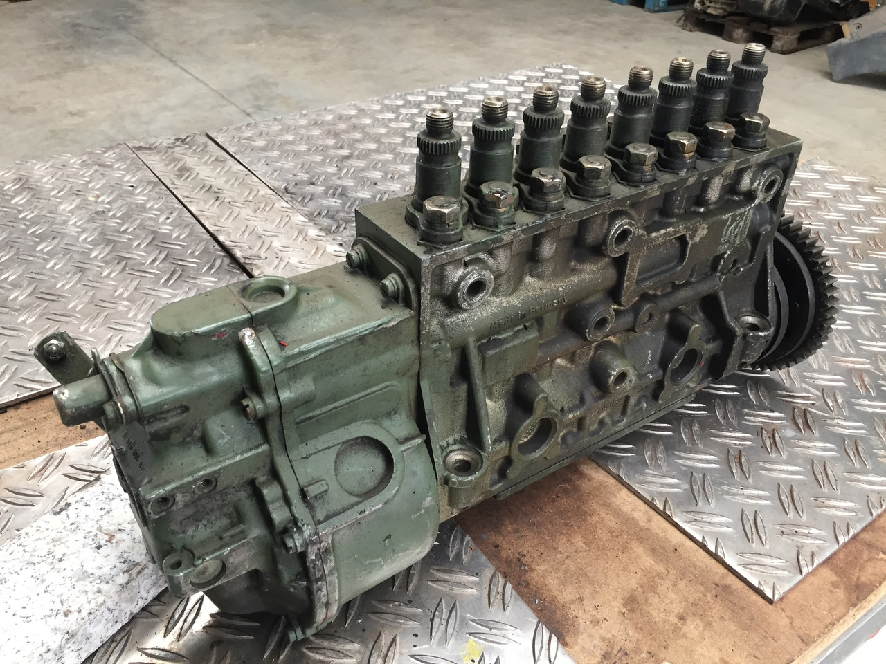 Gebrauchte Einspritzpumpe MB 1729 SK OM 442, 290 PS, Bosch - Nr. : 0401 848 805 - Fuel pump for Truck: picture 1 Gebrauchte Einspritzpumpe MB 1729 SK OM 442, 290 PS, Bosch - Nr. : 0401 848 805 - Fuel pump for Truck: picture 1