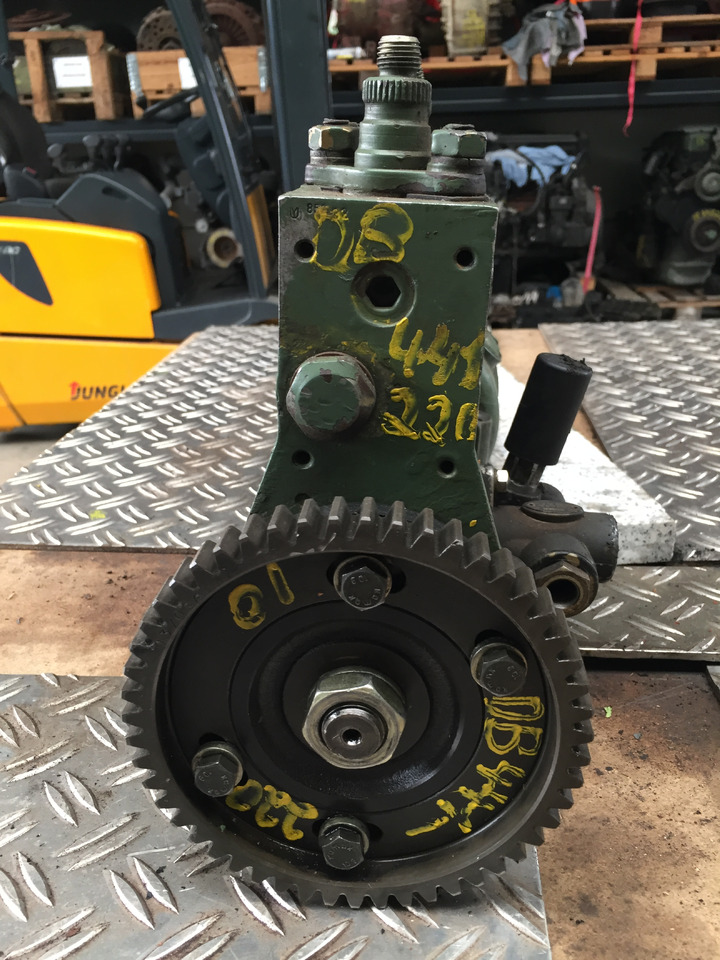 Gebrauchte Einspritzpumpe MB 441, Bosch - Nr. : 0401 846 881 - Fuel pump for Truck: picture 1 Gebrauchte Einspritzpumpe MB 441, Bosch - Nr. : 0401 846 881 - Fuel pump for Truck: picture 1