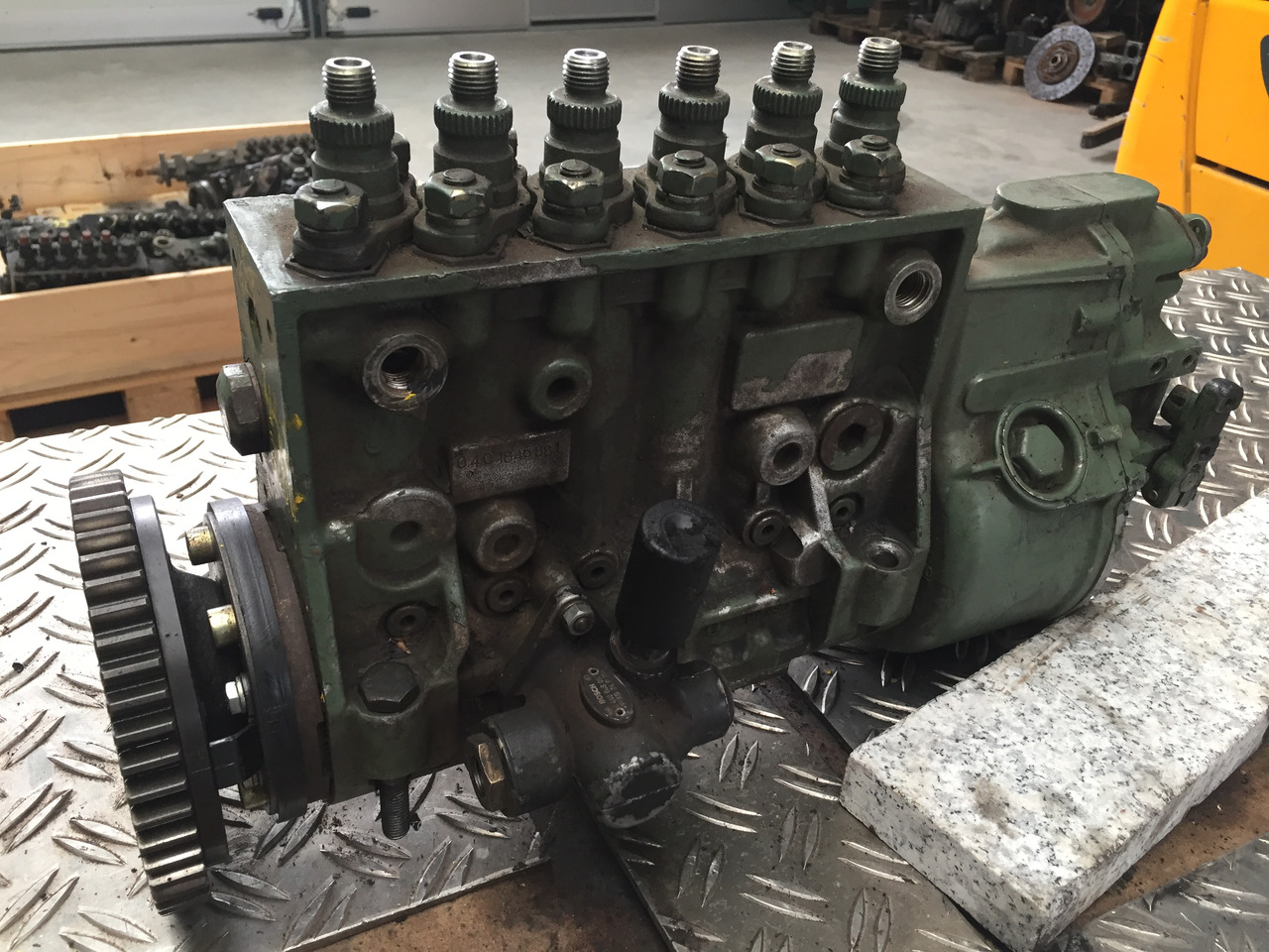 Gebrauchte Einspritzpumpe MB 441, Bosch - Nr. : 0401 846 881 - Fuel pump for Truck: picture 2 Gebrauchte Einspritzpumpe MB 441, Bosch - Nr. : 0401 846 881 - Fuel pump for Truck: picture 2