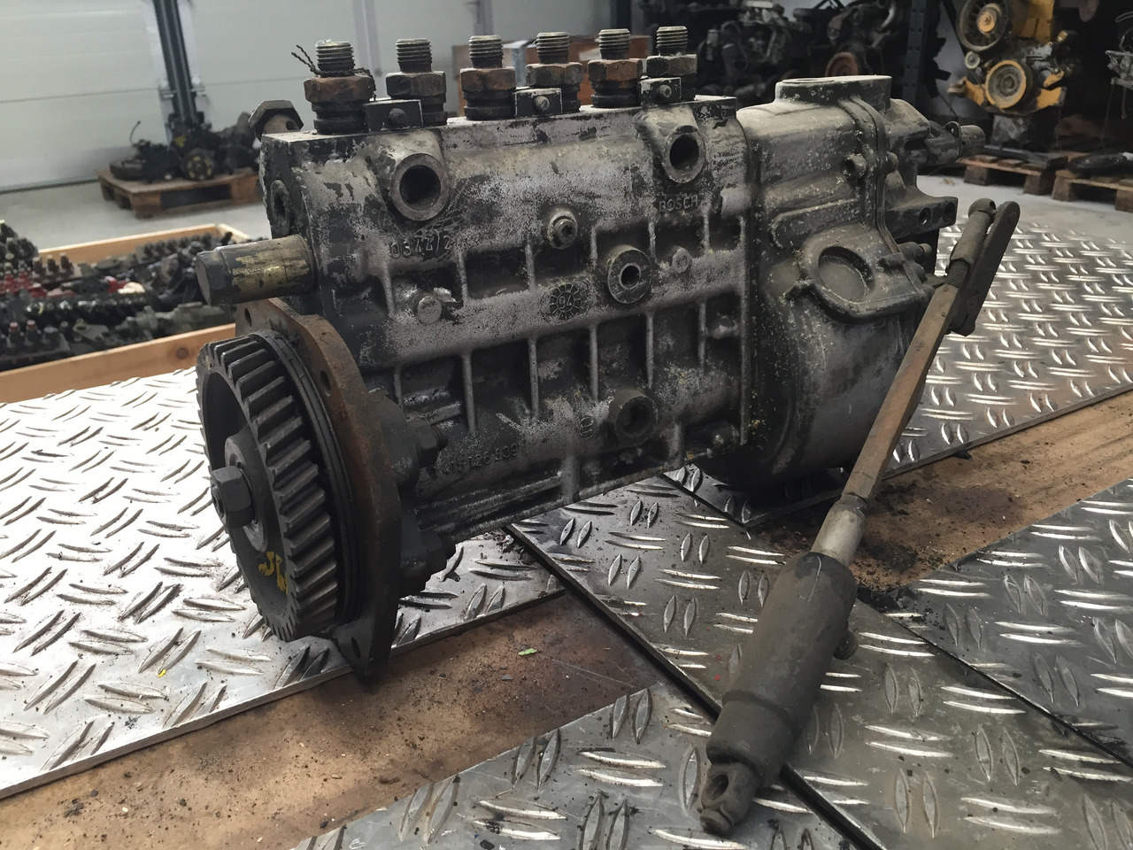 Gebrauchte Einspritzpumpe MB 814, Typ : OM 366, Bosch - Nr. : 0400 846 522 - Fuel pump for Truck: picture 5 Gebrauchte Einspritzpumpe MB 814, Typ : OM 366, Bosch - Nr. : 0400 846 522 - Fuel pump for Truck: picture 5