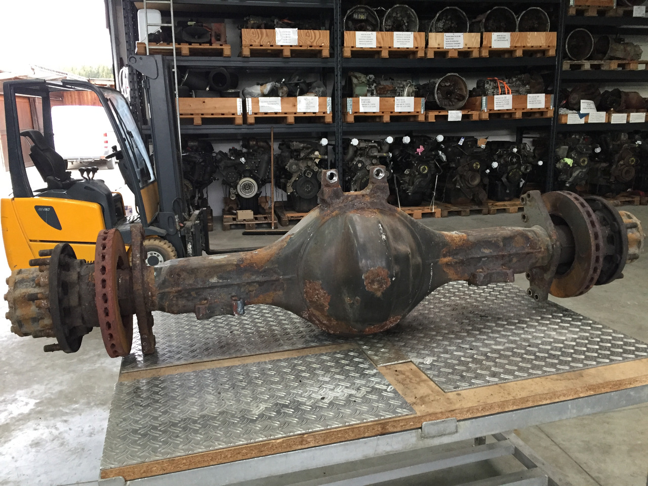 Gebrauchte Hinterachse MAN TGM 15.280, Typ : HY 11 3000, Artikel - Nr. : 81.35010 - 6169 - Rear axle for Truck: picture 1 Gebrauchte Hinterachse MAN TGM 15.280, Typ : HY 11 3000, Artikel - Nr. : 81.35010 - 6169 - Rear axle for Truck: picture 1