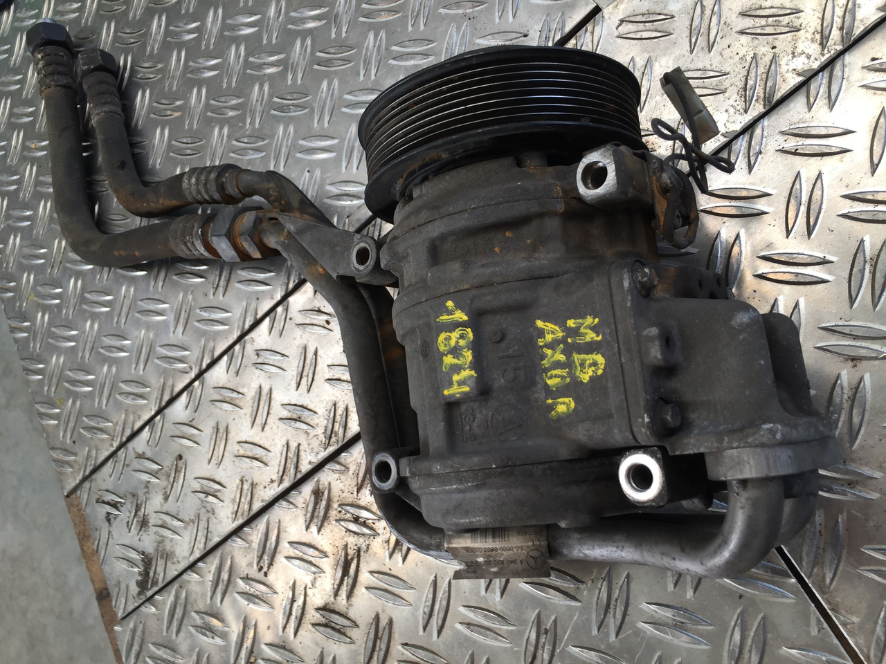 Gebrauchter Klimakompressor MB Axor 1824, Motor Typ : OM 906 LA, Artikel - Nr. : A 906 230 01 11 - A/C compressor for Truck: picture 2 Gebrauchter Klimakompressor MB Axor 1824, Motor Typ : OM 906 LA, Artikel - Nr. : A 906 230 01 11 - A/C compressor for Truck: picture 2