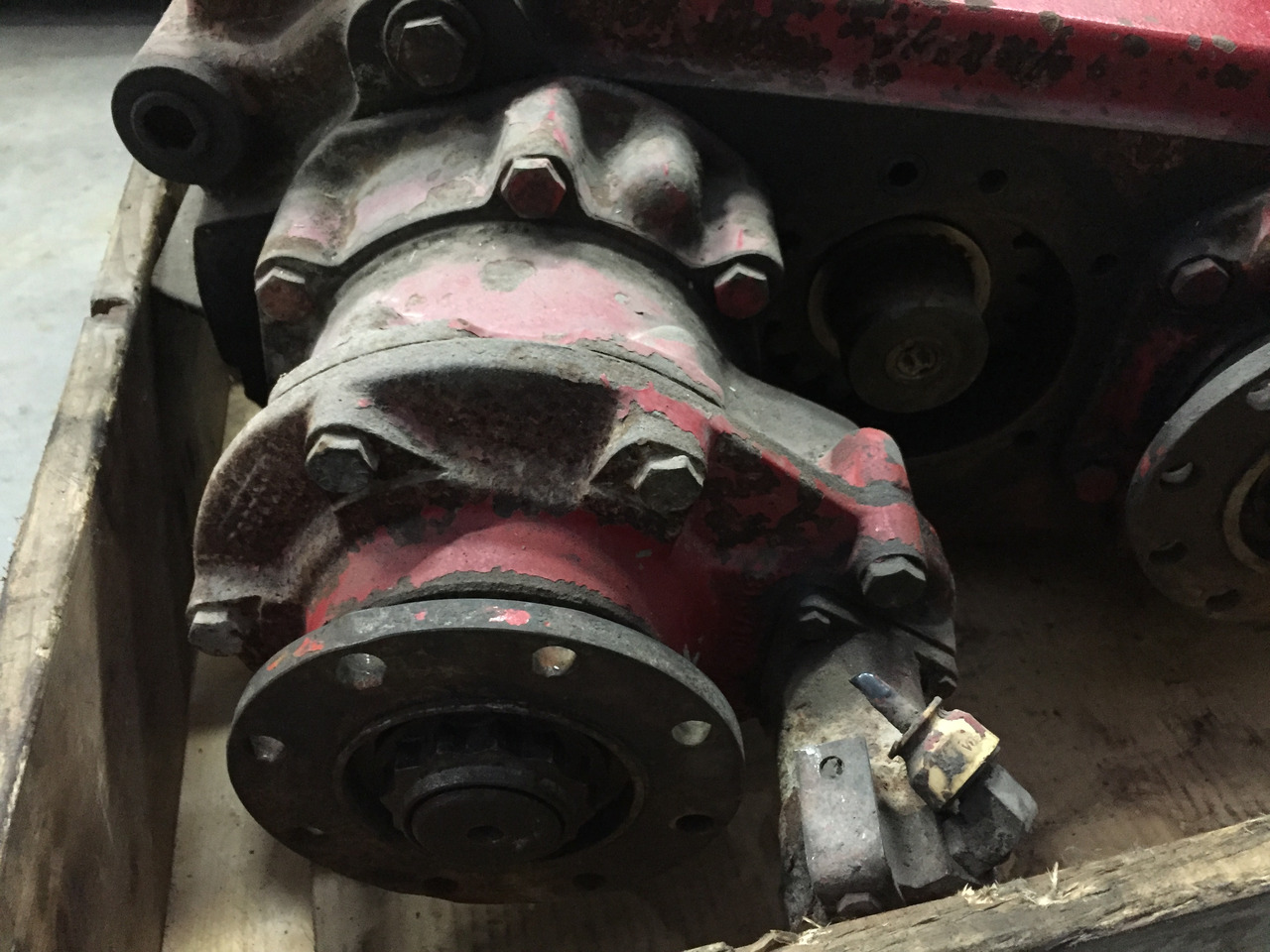 Gebrauchtes MAN 801 Verteilergetriebe, Artikel - Nr. : 81.9999 - 9999 - Gearbox for Truck: picture 4 Gebrauchtes MAN 801 Verteilergetriebe, Artikel - Nr. : 81.9999 - 9999 - Gearbox for Truck: picture 4