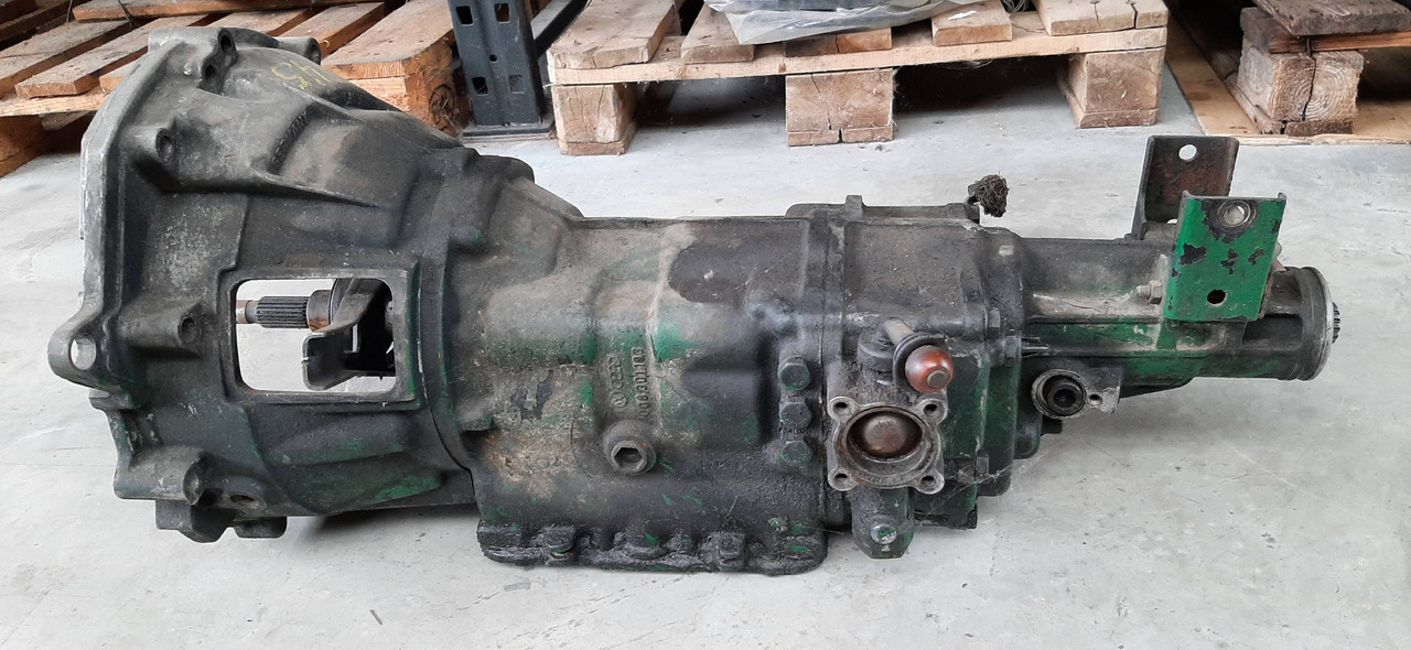 Gebrauchtes MAN + VW LT 45 - Getriebe Artikel - Nr. : 81.99999 - 9999 - Gearbox for Truck: picture 2 Gebrauchtes MAN + VW LT 45 - Getriebe Artikel - Nr. : 81.99999 - 9999 - Gearbox for Truck: picture 2