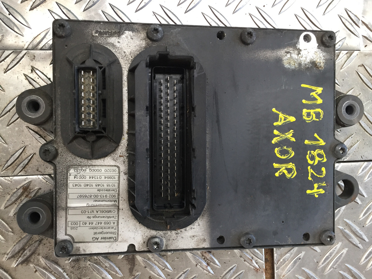 Gebrauchtes Motor - Steuergerät MB Axor 1824, Typ OM 906 LA, Euro 5, Artikel - Nr. : A 001 446 33 40 - ECU for Truck: picture 1 Gebrauchtes Motor - Steuergerät MB Axor 1824, Typ OM 906 LA, Euro 5, Artikel - Nr. : A 001 446 33 40 - ECU for Truck: picture 1