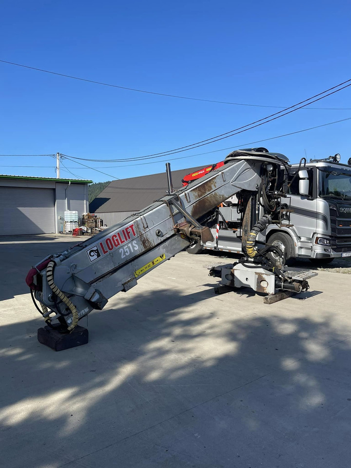 LOGLIFT 251S 88 - Loader crane: picture 5 LOGLIFT 251S 88 - Loader crane: picture 5